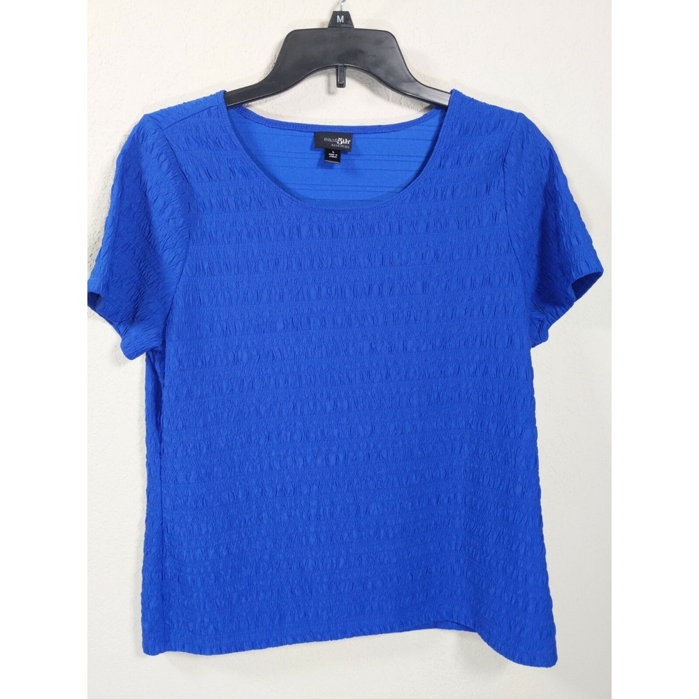East 5th Textured Stretch Blue Blouse Short Sleeve Round Neck Size Large